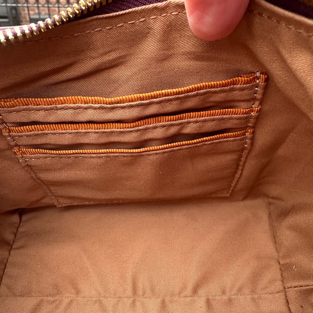 Hobo Astrid crossbody - Picture 9 of 11